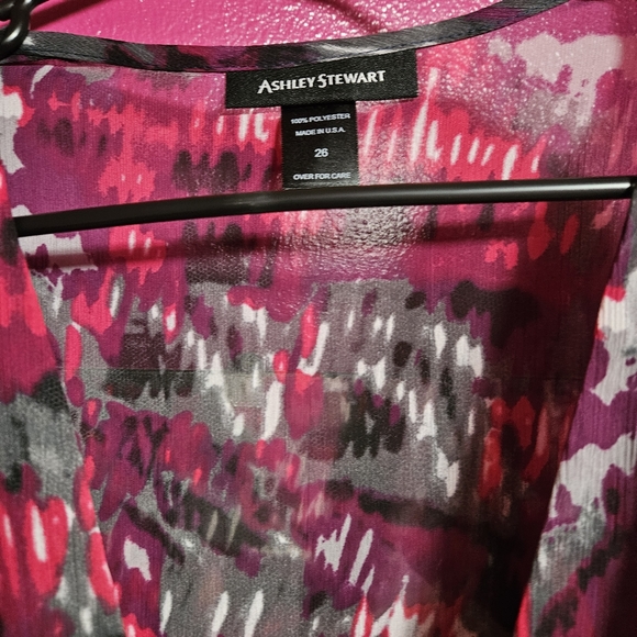 Plus Colorful Top - Picture 3 of 3